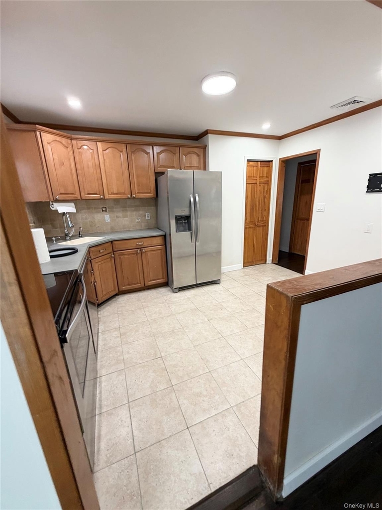 53 Longworth Avenue - Photo 2
