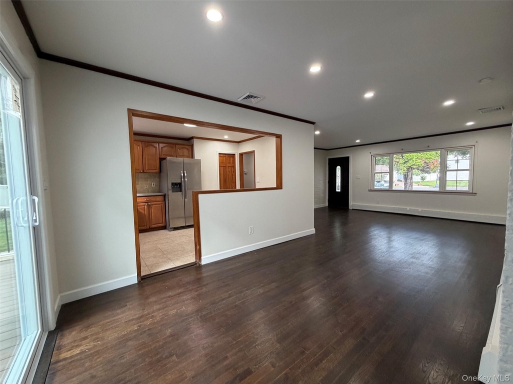 53 Longworth Avenue - Photo 1