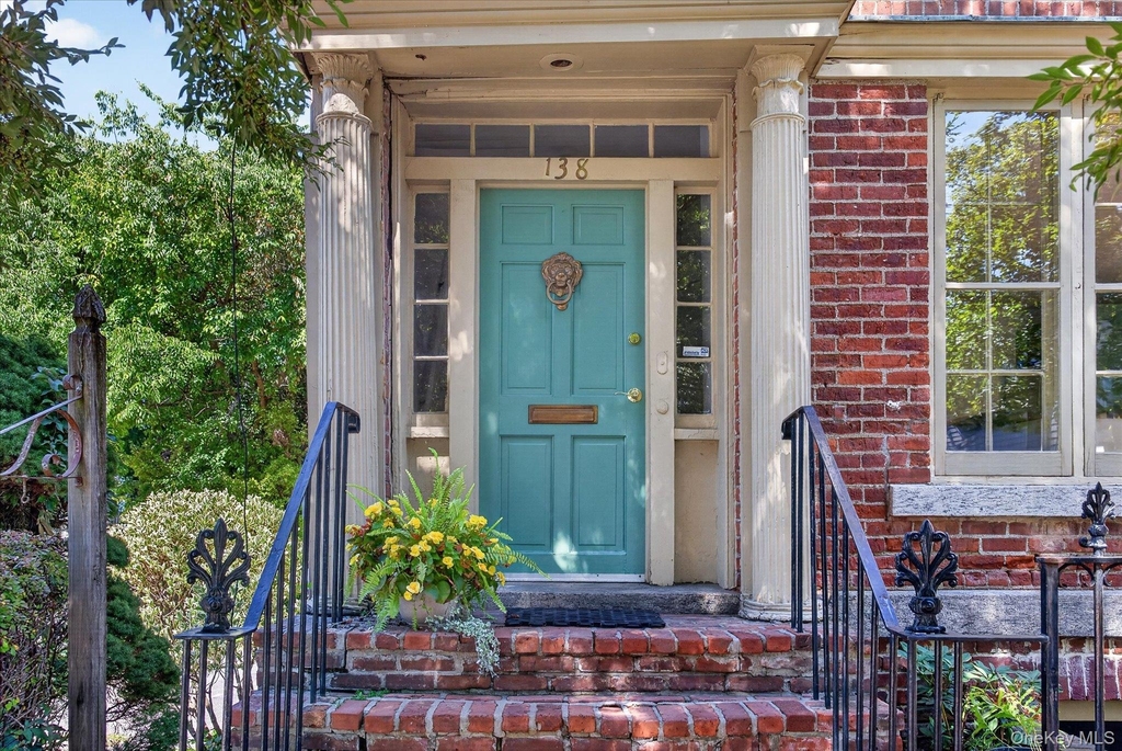 138 Main Street - Photo 2