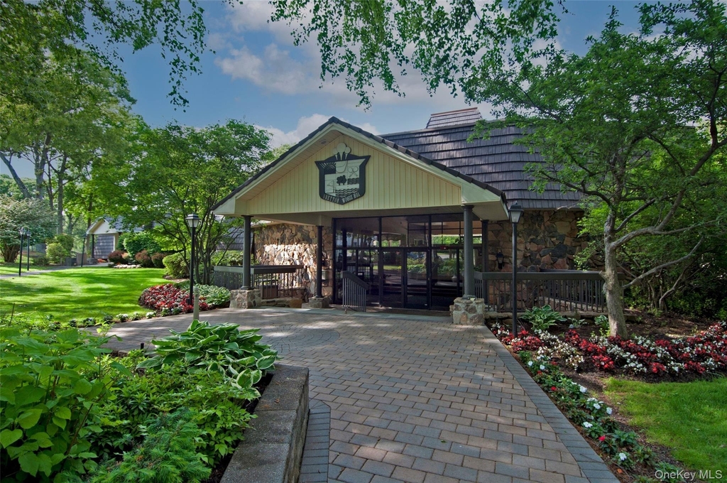 974 Skyline Drive - Photo 14