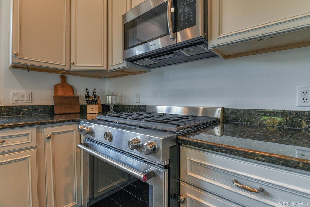 81 Nicoll Street - Photo 13