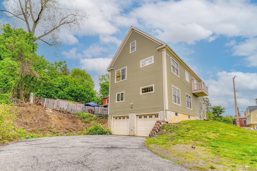 81 Nicoll Street - Photo 2
