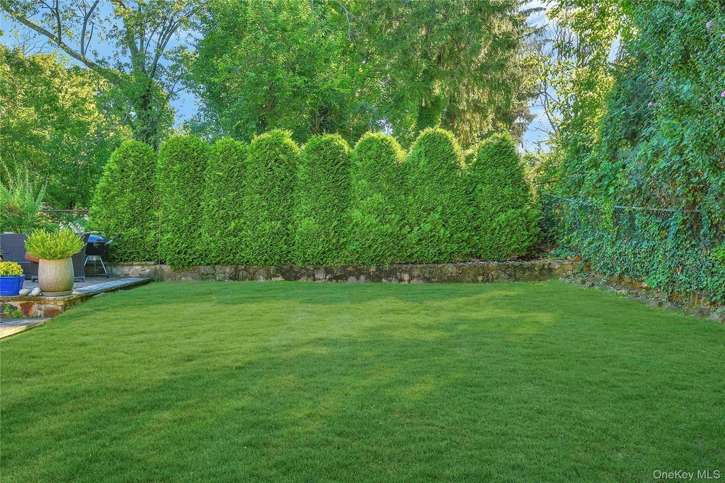 806 Pelhamdale Avenue - Photo 27