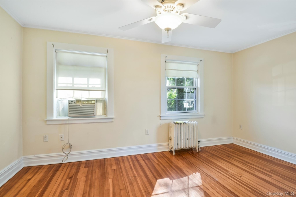 806 Pelhamdale Avenue - Photo 14
