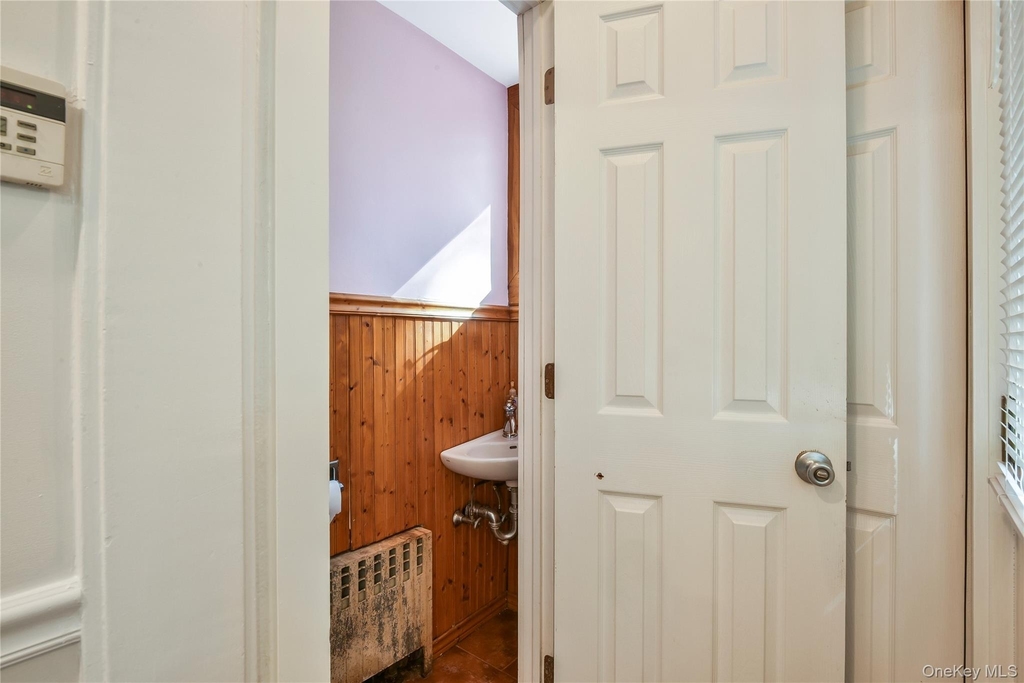 806 Pelhamdale Avenue - Photo 13