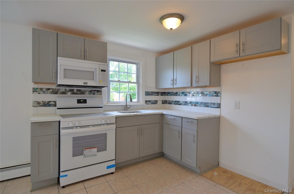 771 Maple Place - Photo 2