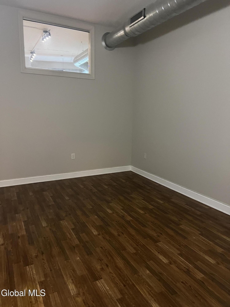 733 Broadway - Photo 5