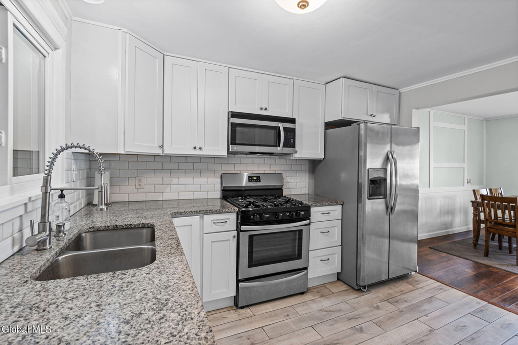 4 Congress Avenue - Photo 17