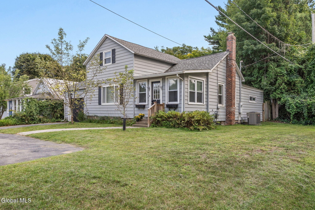 4 Congress Avenue - Photo 0