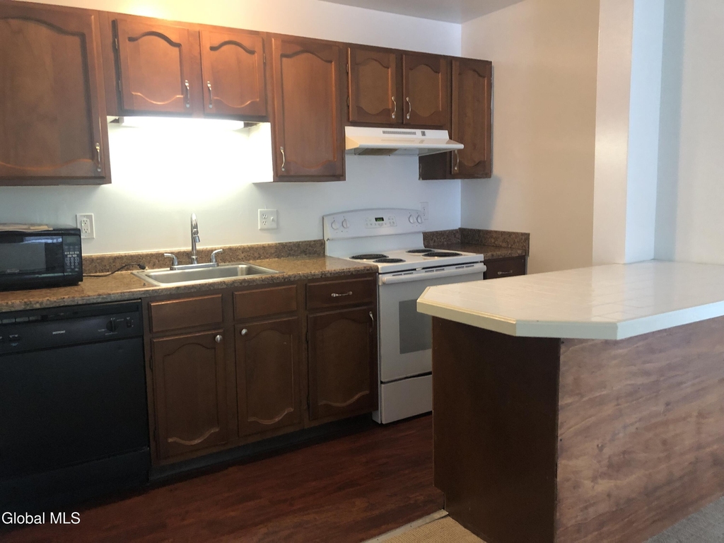 124 Phila Street - Photo 1