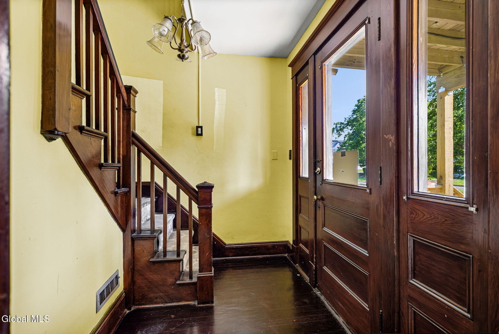299 6th Avenue - Photo 3