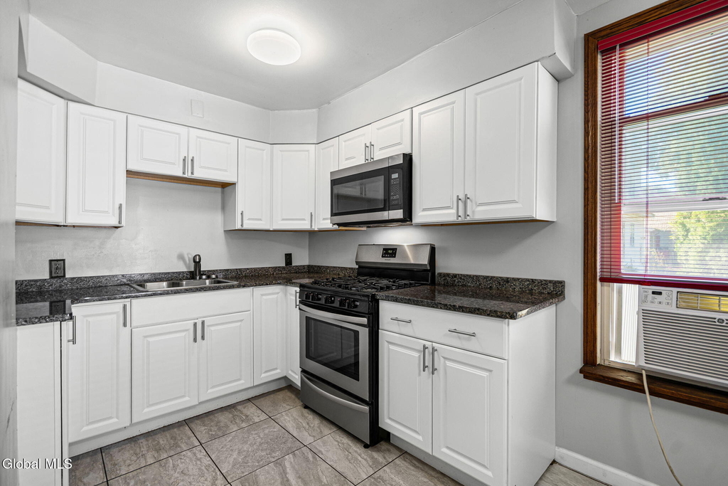299 6th Avenue - Photo 14