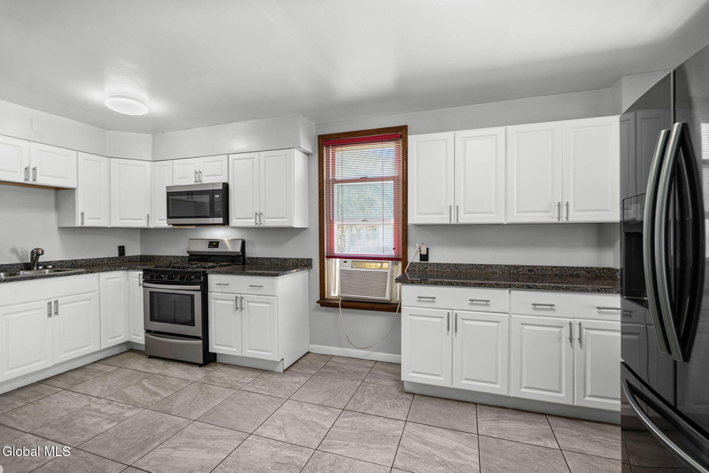 299 6th Avenue - Photo 11