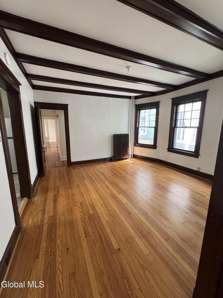 663 Hudson Avenue - Photo 4