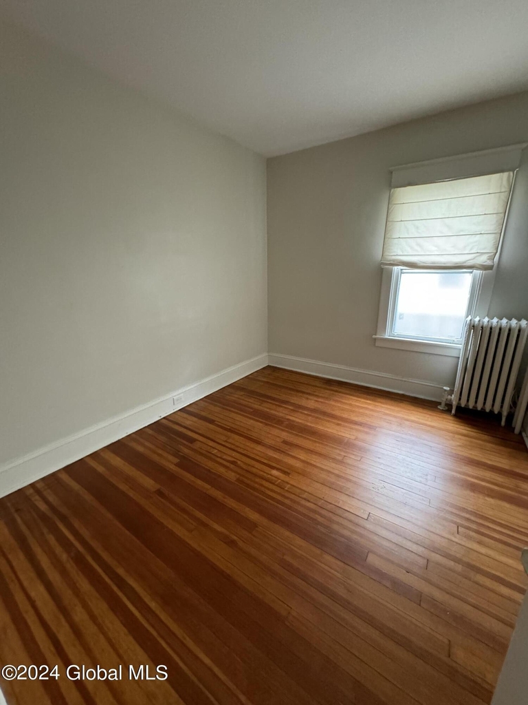 663 Hudson Avenue - Photo 11