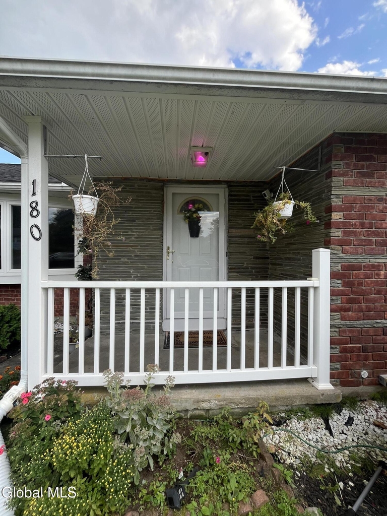 180 Marshall Avenue - Photo 3