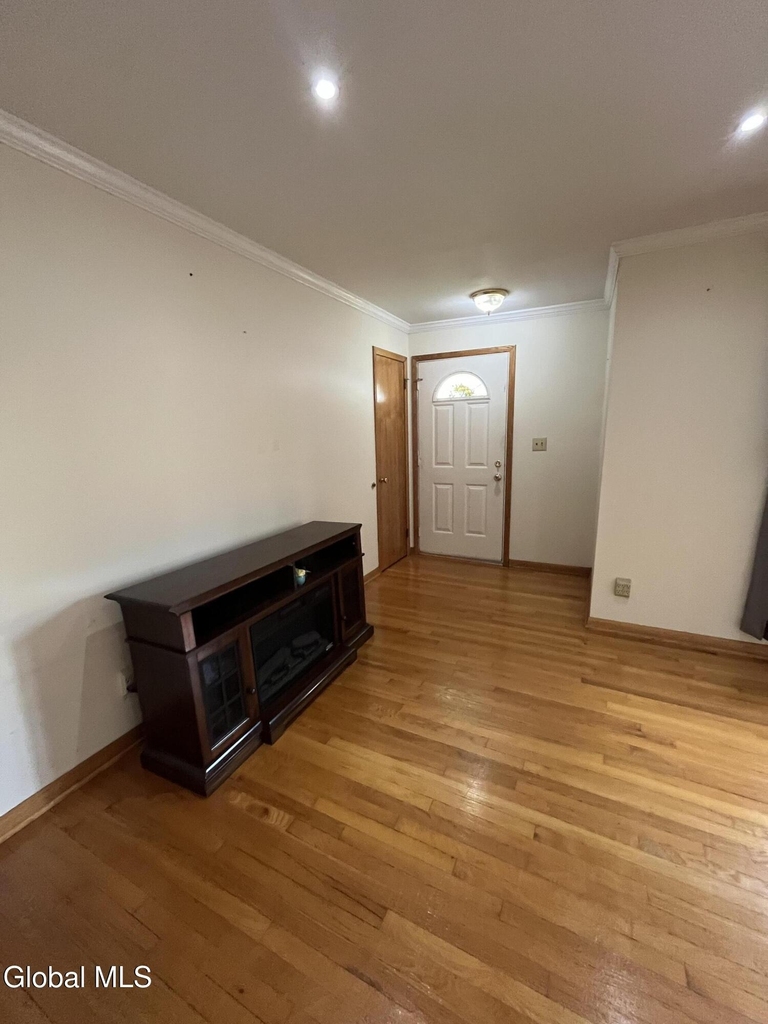 180 Marshall Avenue - Photo 4