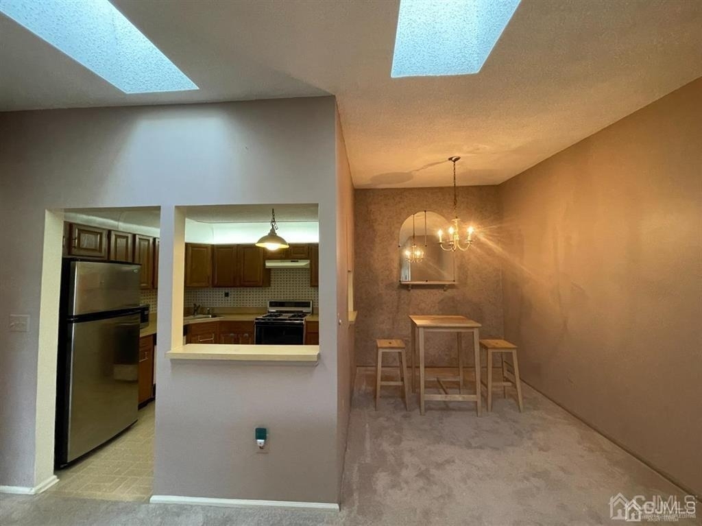 306 Hampshire Court - Photo 7