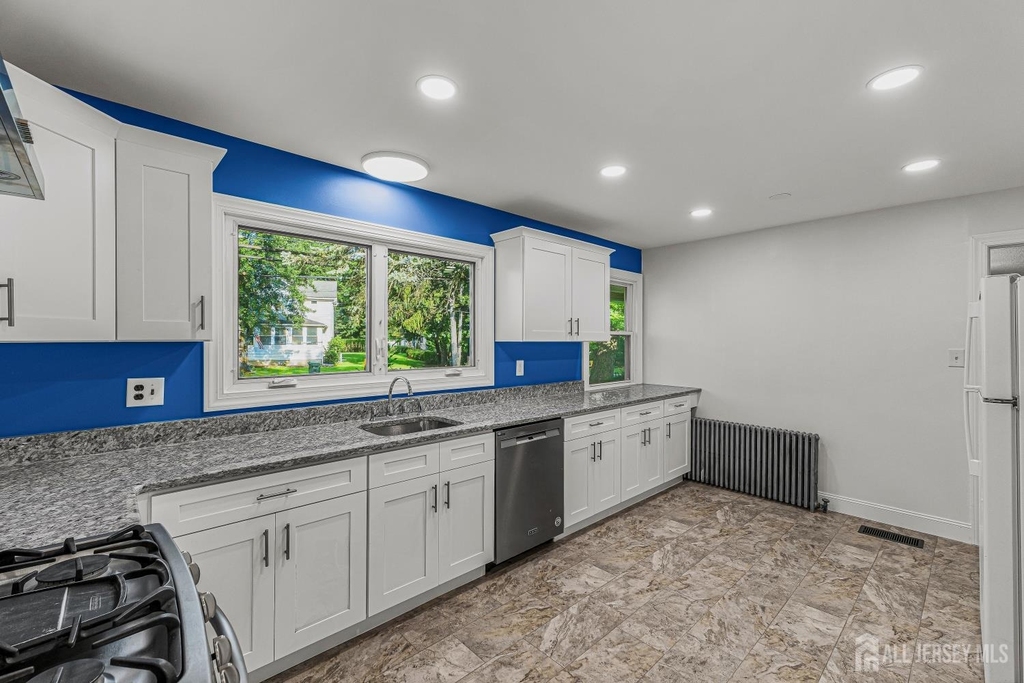 148 Helmetta Road - Photo 5