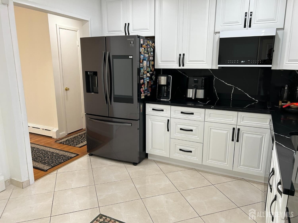 1471 Thomas Avenue - Photo 4
