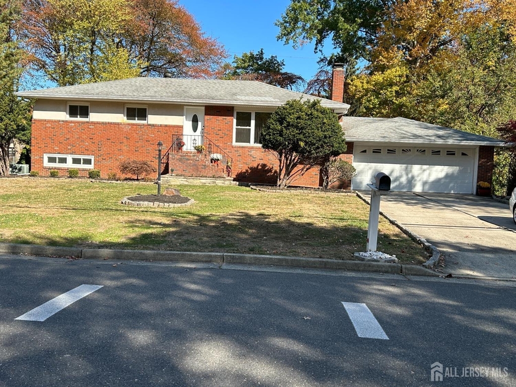 1471 Thomas Avenue - Photo 0