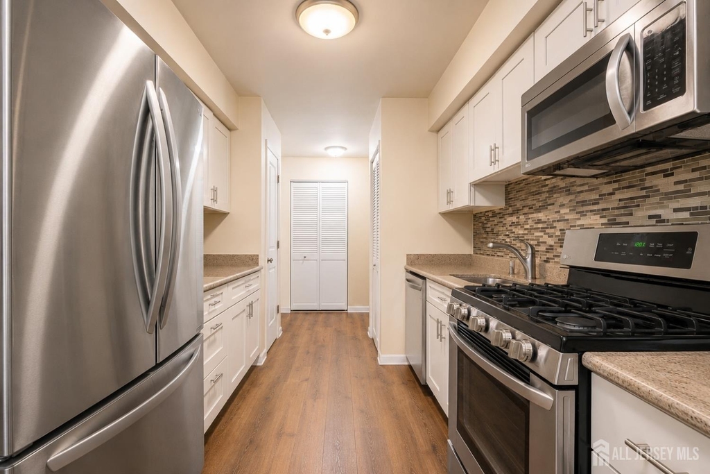 201 Edison Glen Terrace - Photo 5