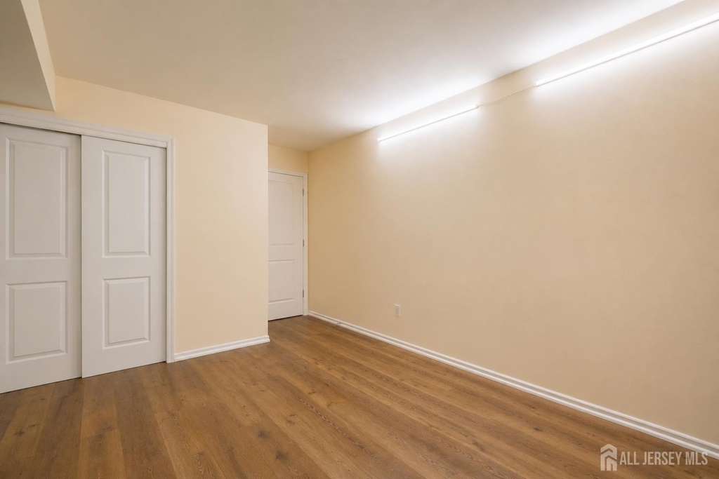 201 Edison Glen Terrace - Photo 11
