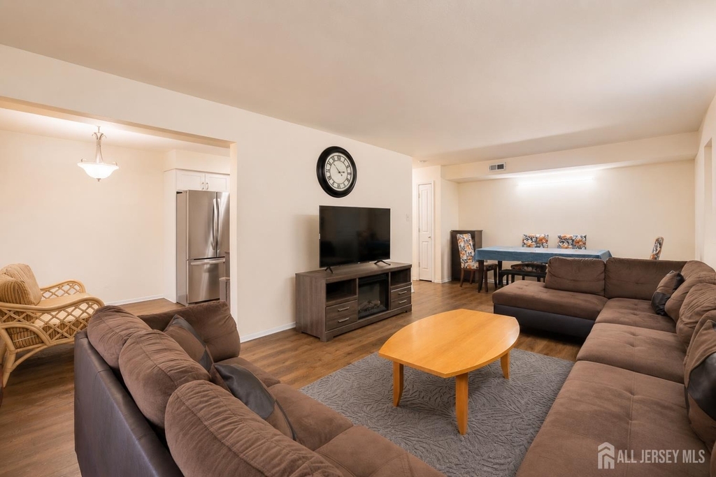 201 Edison Glen Terrace - Photo 8