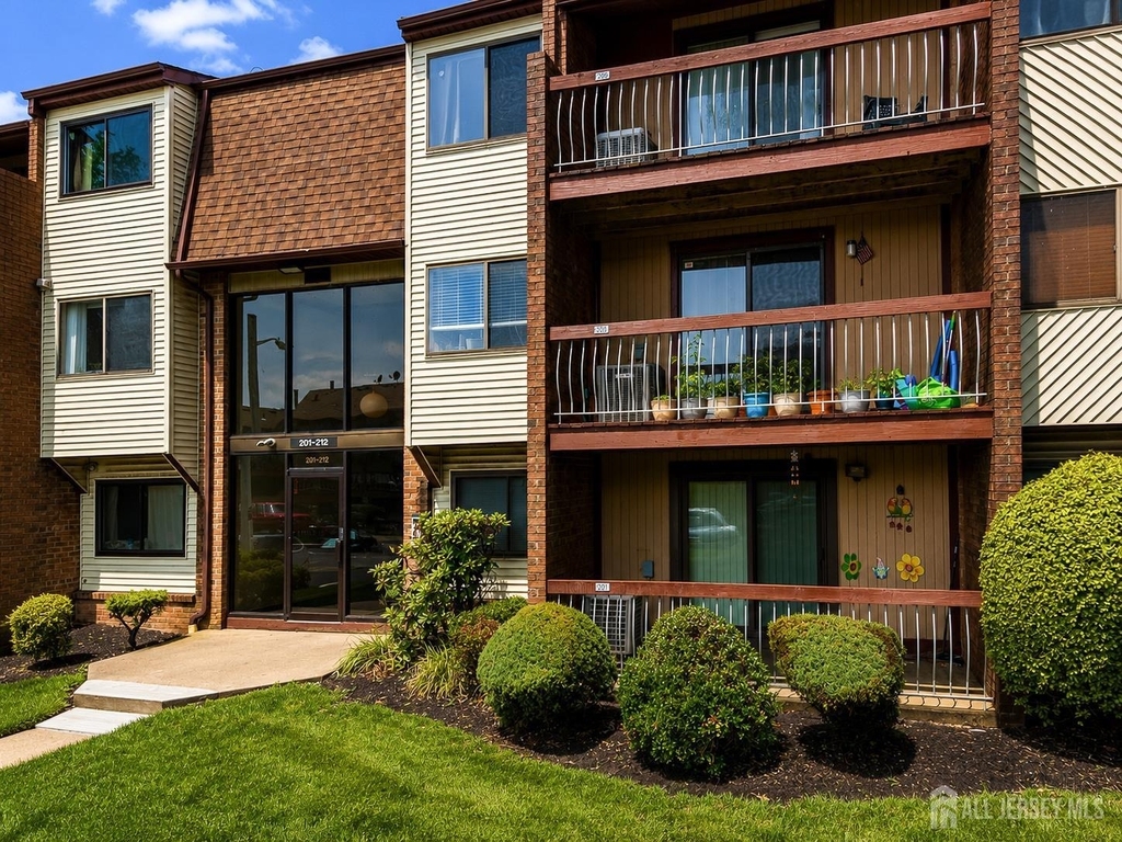 201 Edison Glen Terrace - Photo 1