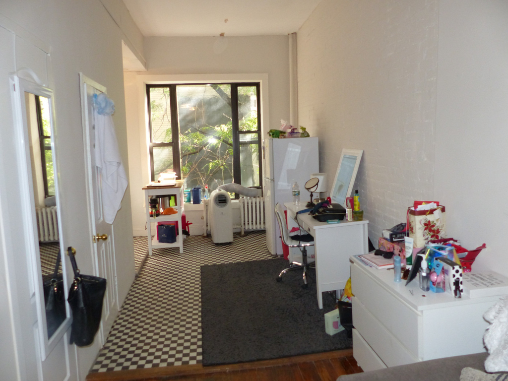 318 W 106th Street - Photo 7