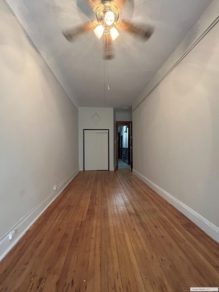 318 W 106th Street - Photo 8