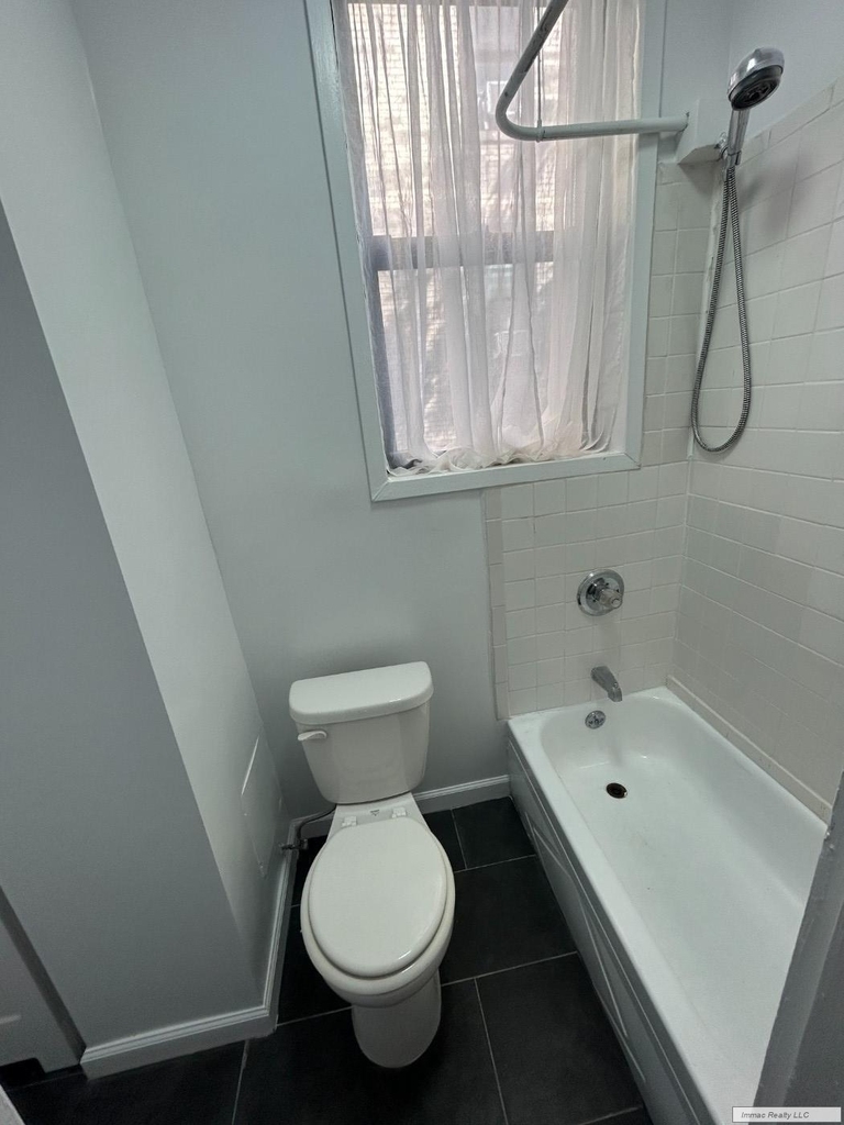318 W 106th Street - Photo 13