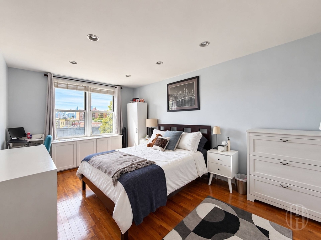 50-15 39th Street - Photo 11