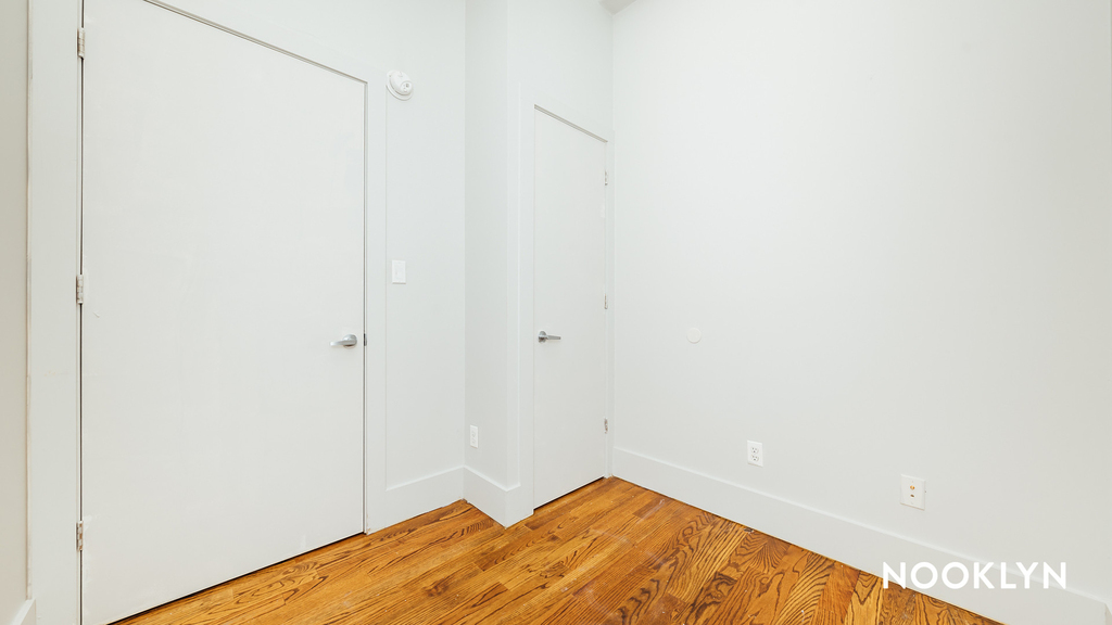 566 Dekalb Ave - Photo 9