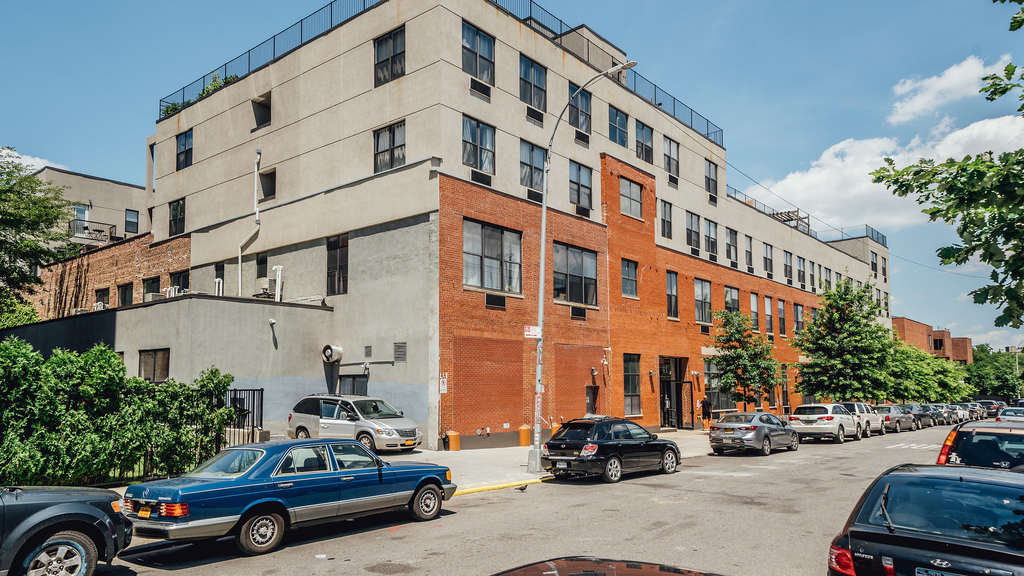 566 Dekalb Ave - Photo 15