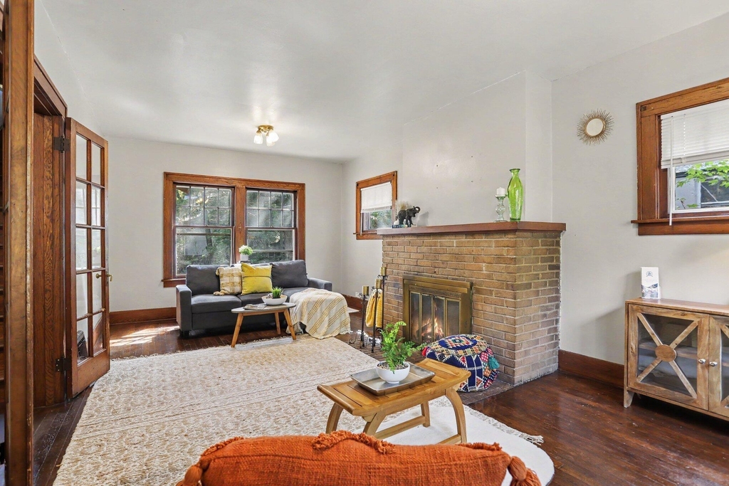 915 Walwood Place - Photo 7