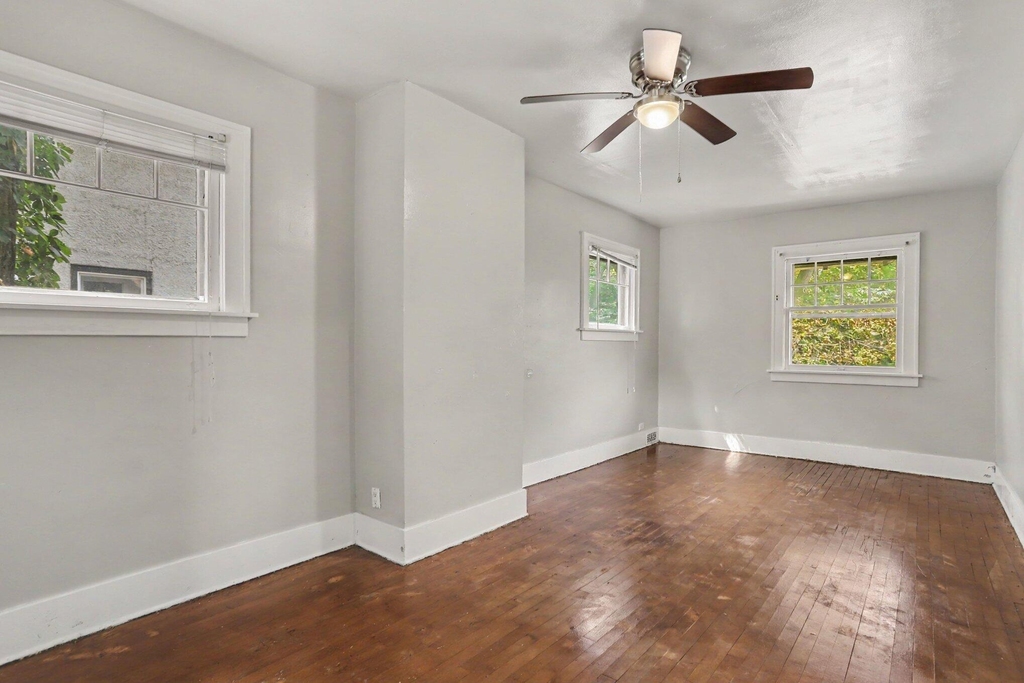 915 Walwood Place - Photo 16