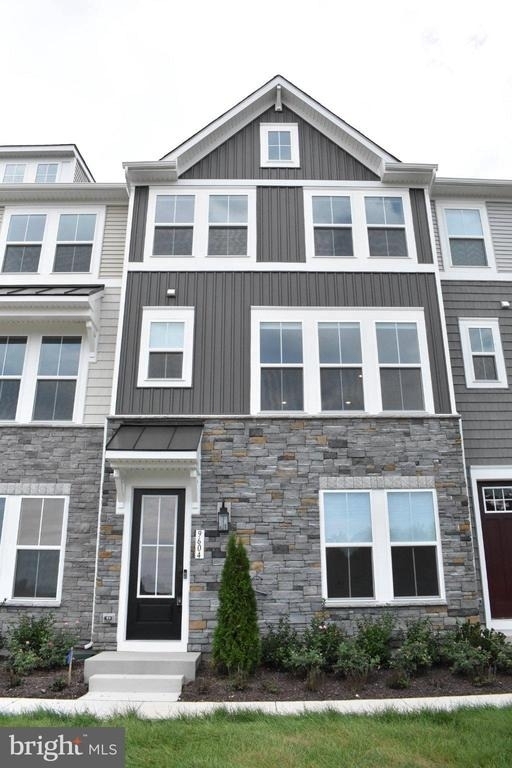 9604 Blue Ash Alley - Photo 0