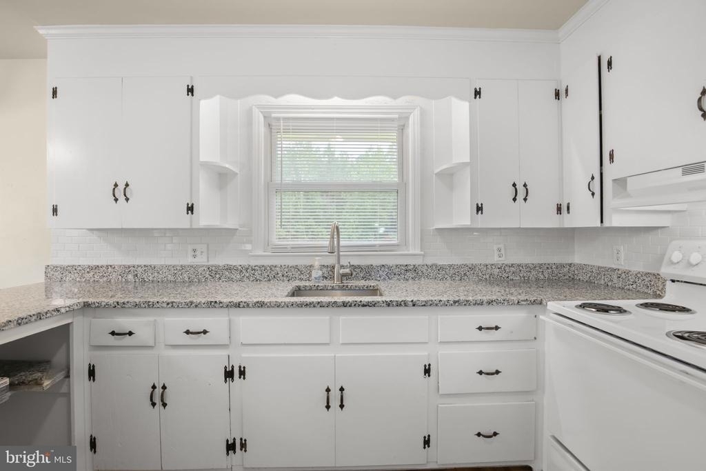 10939 Catharpin Road - Photo 11