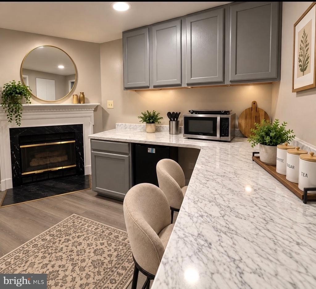 7842 Blue Gray Circle - Photo 1