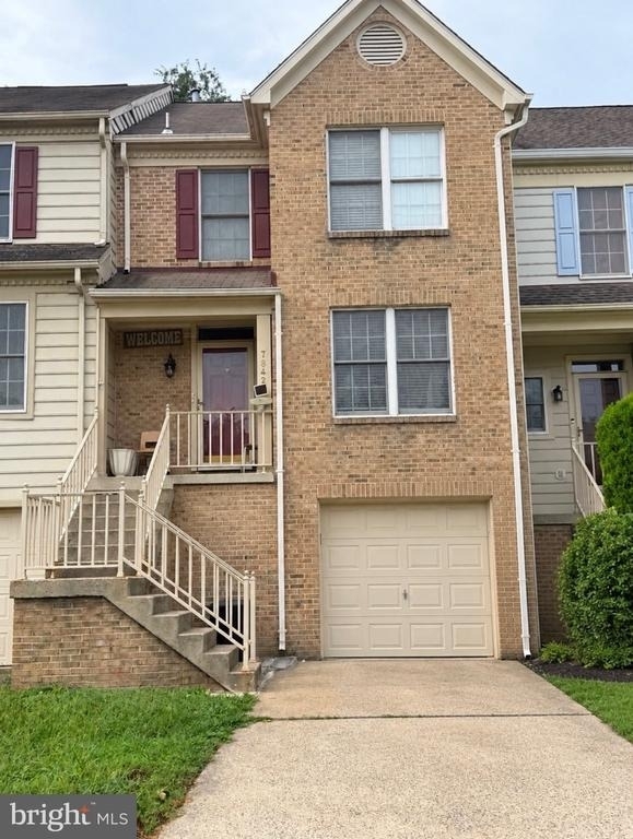 7842 Blue Gray Circle - Photo 0