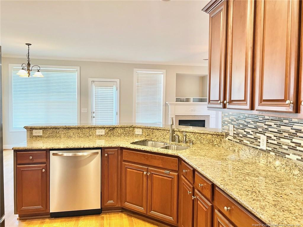 586 Ruth Circle - Photo 10