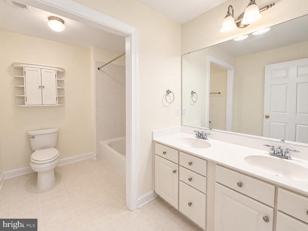 47636 Mid Surrey Square - Photo 23