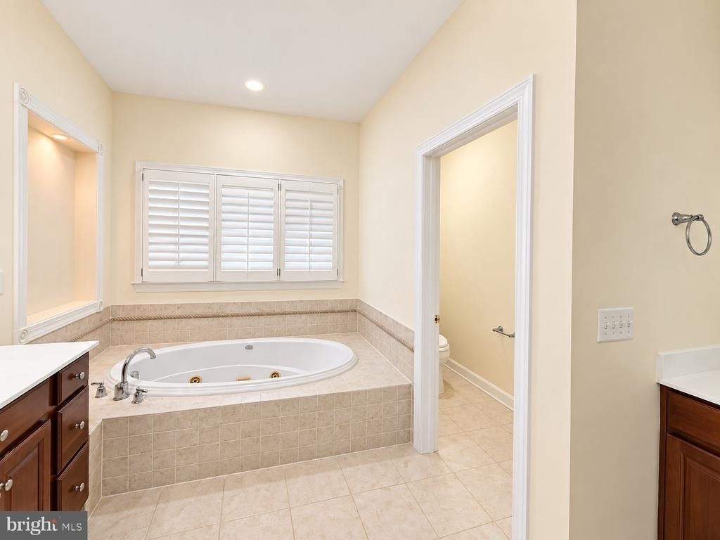 47636 Mid Surrey Square - Photo 14