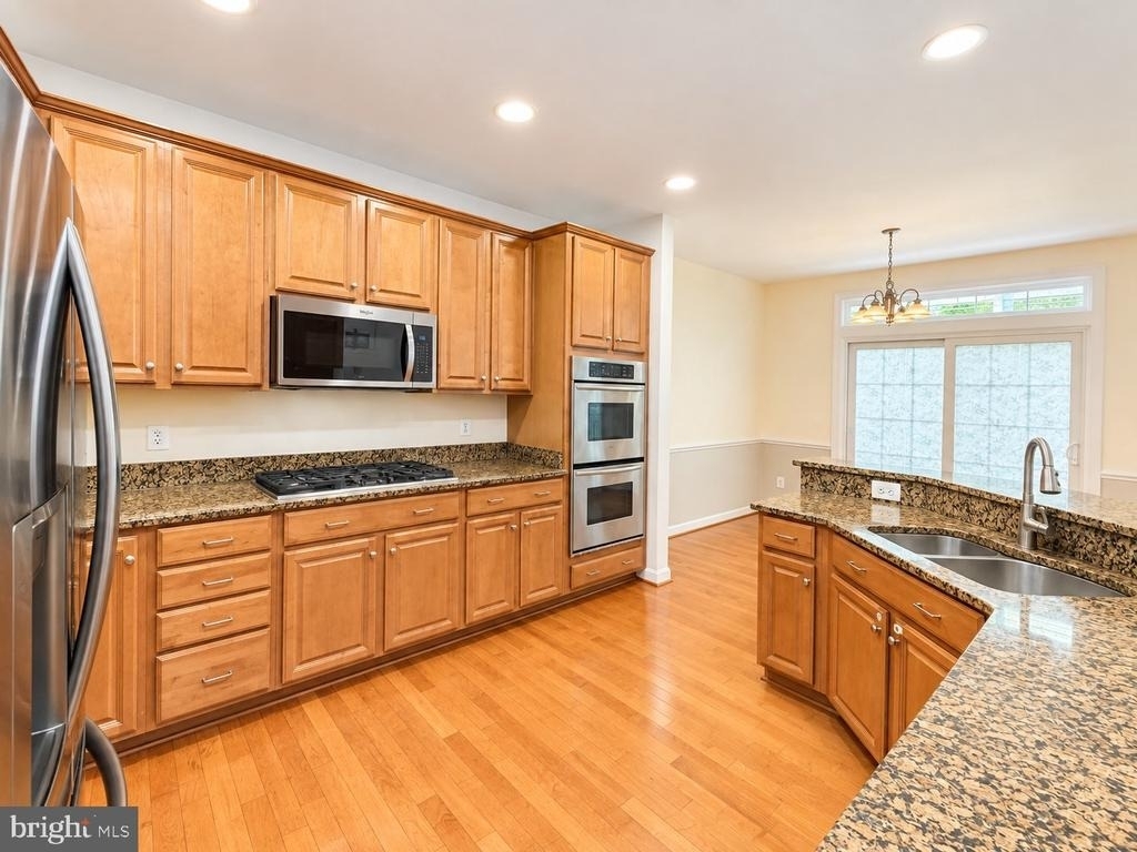 47636 Mid Surrey Square - Photo 8