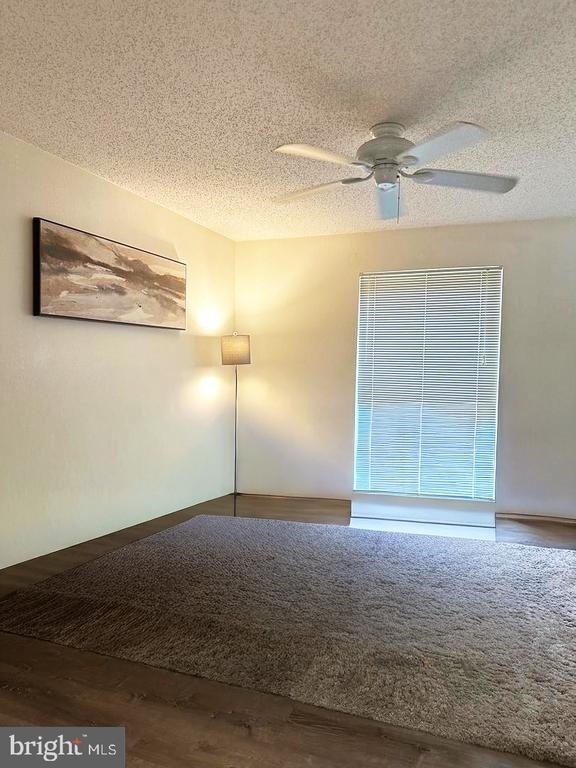 1527 Lincoln Way - Photo 8