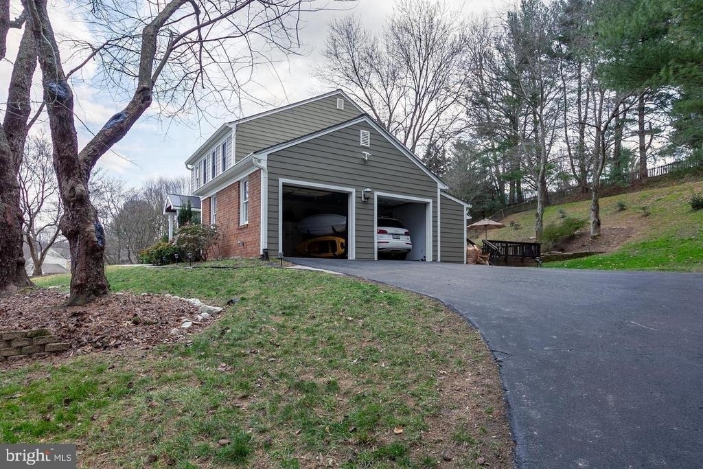 1700 Abbey Oak Drive - Photo 32