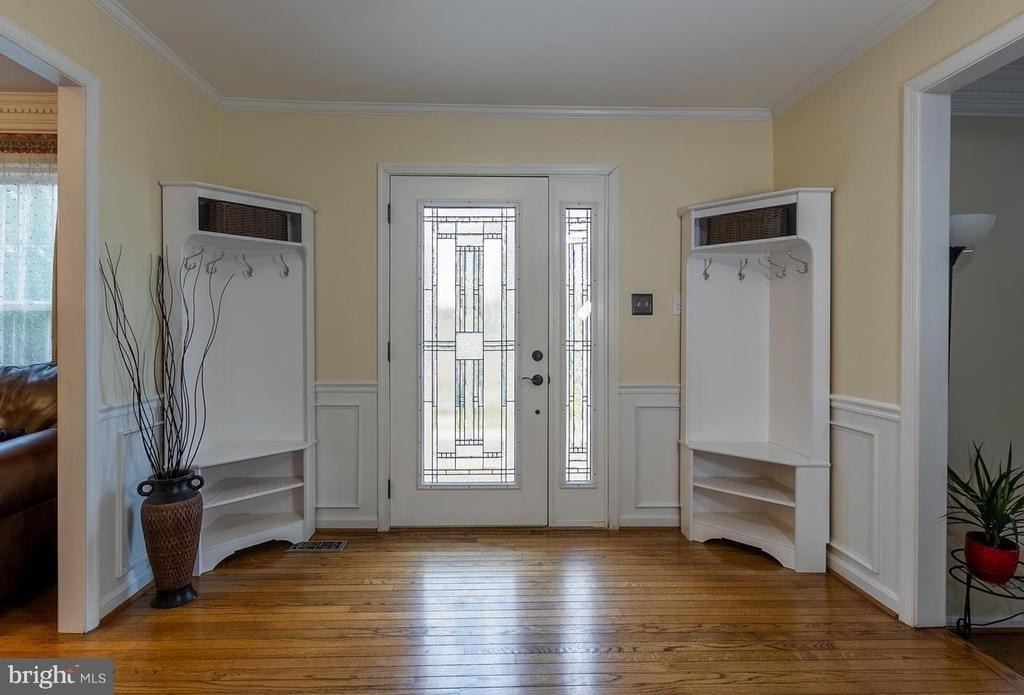 1700 Abbey Oak Drive - Photo 2