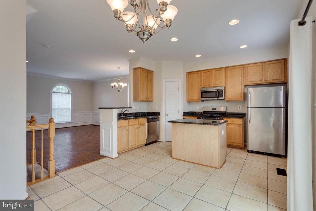 5512 Sacramento Place - Photo 2