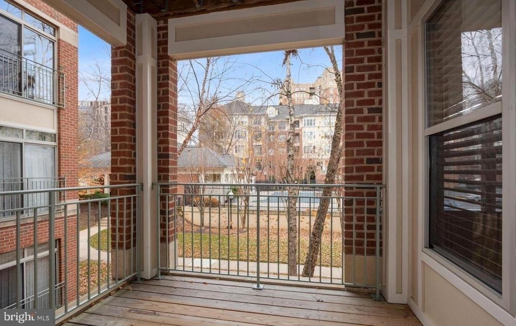 1860 Stratford Park Place - Photo 28